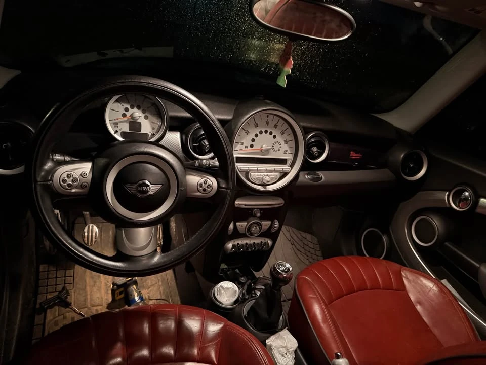 2003 Mini Mini Cooper S 1st Gen - Image 4 of 8