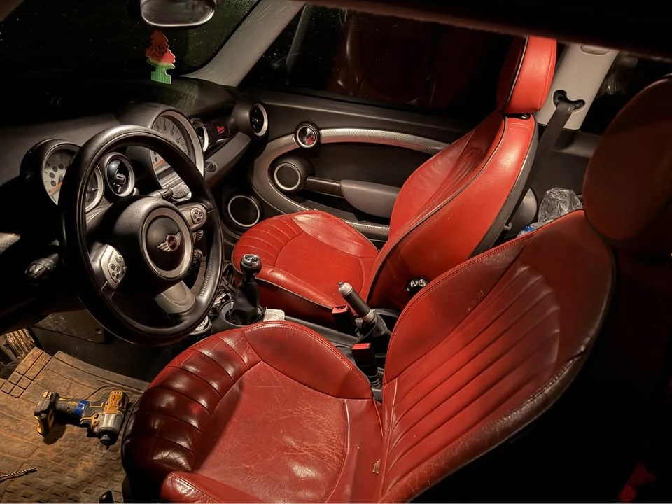 2003 Mini Mini Cooper S 1st Gen - Image 6 of 8