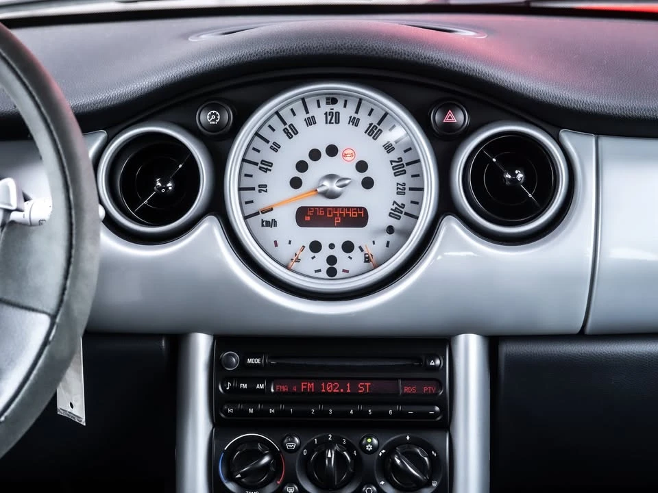 2003 Mini Mini 1st Gen - Image 12 of 18