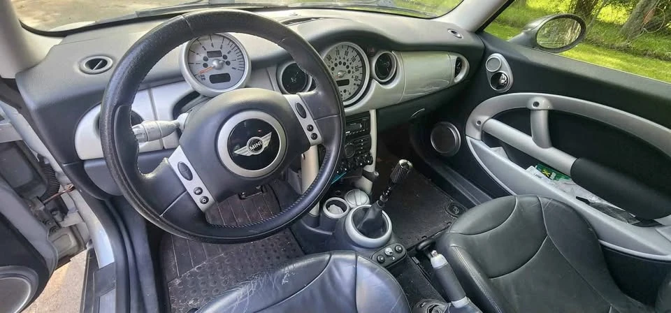 2003 Mini Mini Cooper S 1st Gen - Image 6 of 9