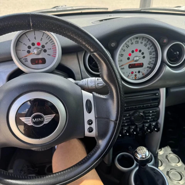 2003 Mini Mini Cooper S 1st Gen - Image 6 of 9