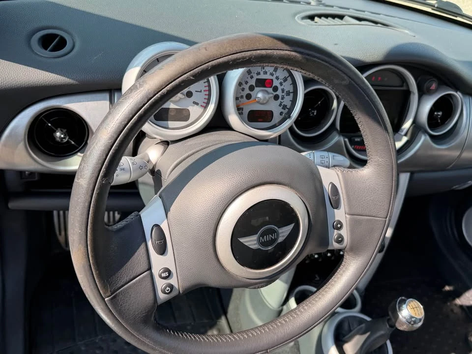 2003 Mini Mini Cooper S 1st Gen - Image 11 of 20