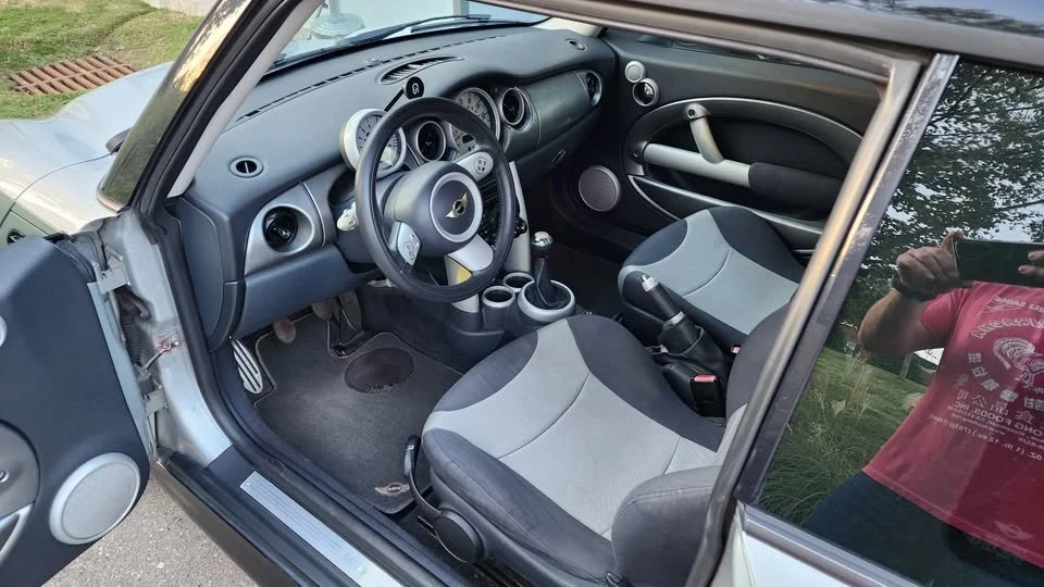 2003 Mini Mini Cooper S 1st Gen - Image 6 of 11