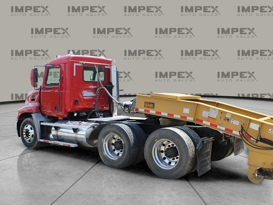 2003 Mack - Image 3 of 21