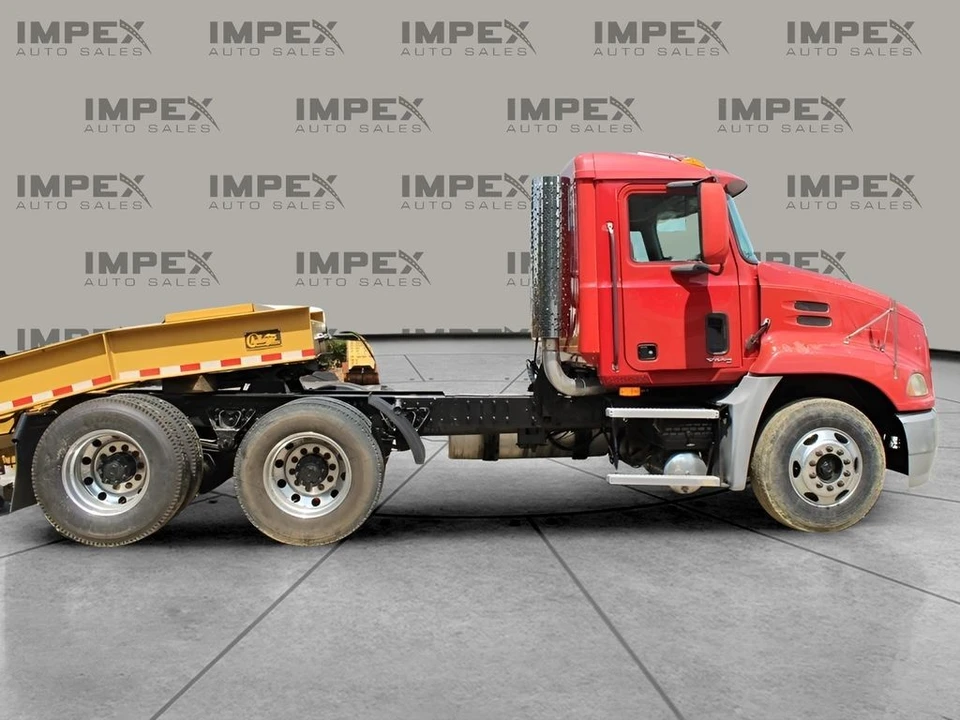 2003 Mack - Image 5 of 21
