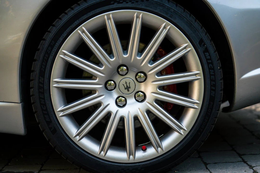 2003 Maserati Spyder - Image 22 of 30