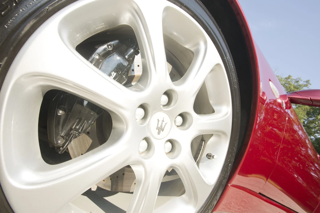 2003 Maserati Spyder - Image 23 of 30