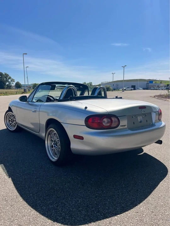2003 Mazda NB MX-5 Miata - Image 10 of 11