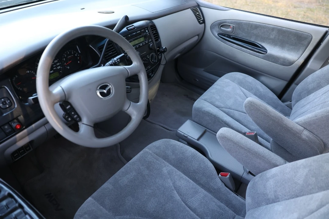 2003 Mazda MPV 2nd Gen - Image 4 of 12