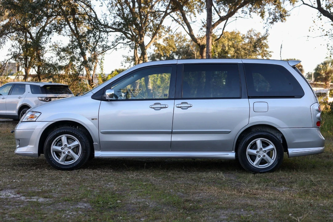 2003 Mazda MPV 2nd Gen - Image 3 of 12