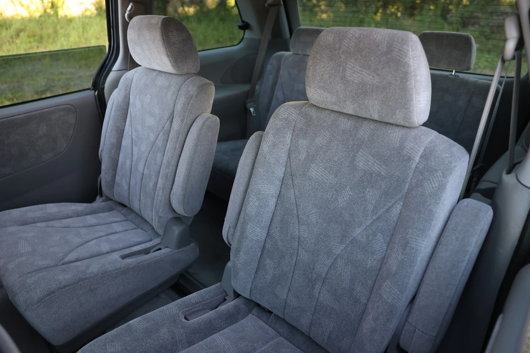 2003 Mazda MPV 2nd Gen - Image 8 of 12