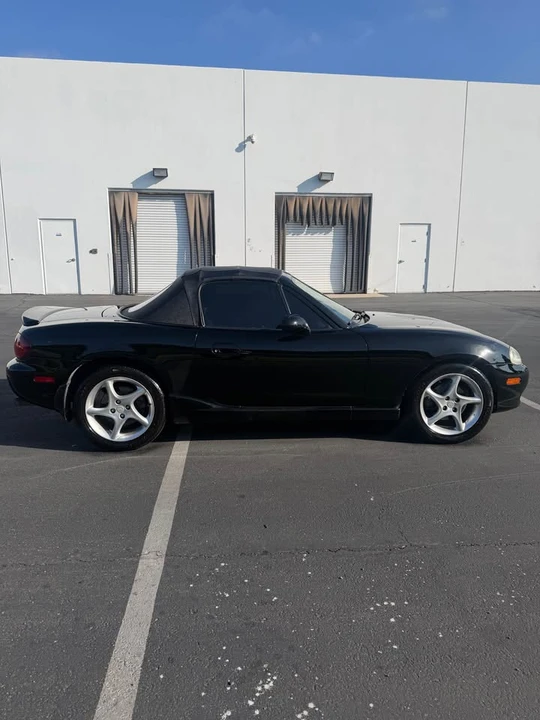2003 Mazda NB MX-5 Miata - Image 4 of 8