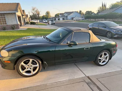 2003 Mazda MX-5 Convertible 2D