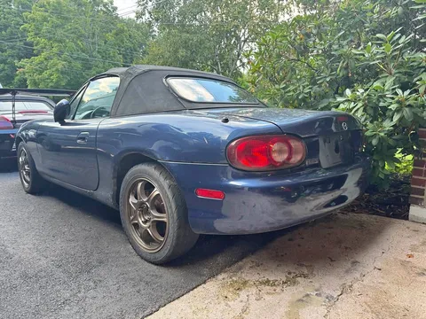 2003 Mazda MX-5 Convertible 2D
