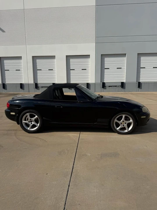 2003 Mazda NB MX-5 Miata - Image 4 of 20