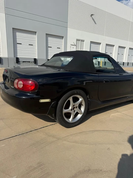 2003 Mazda NB MX-5 Miata - Image 5 of 20