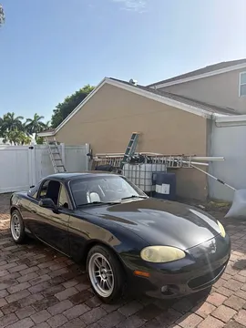 2003 Mazda MX-5 LS Convertible 2D