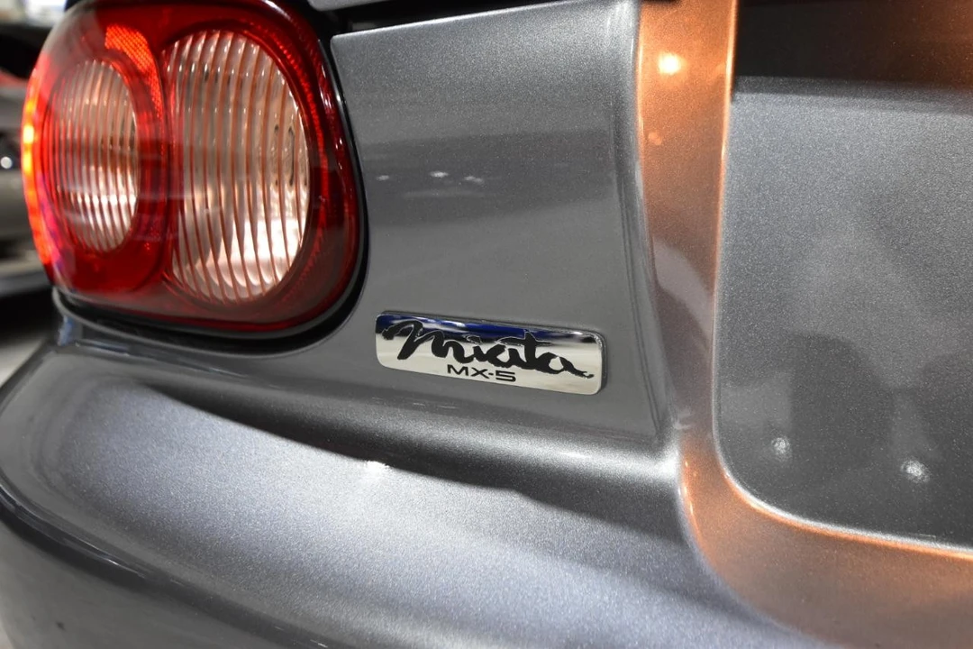 2003 Mazda NB MX-5 Miata - Image 8 of 31