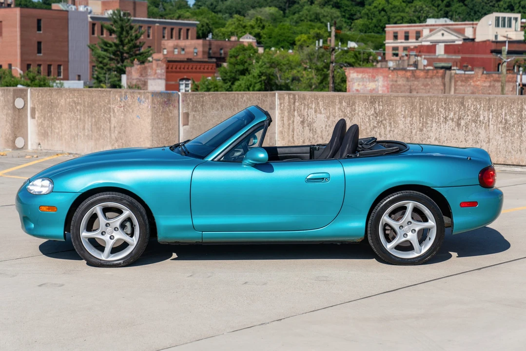 2003 Mazda NB MX-5 Miata - Image 9 of 31