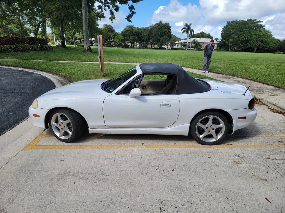 2003 Mazda NB MX-5 Miata - Image 10 of 19