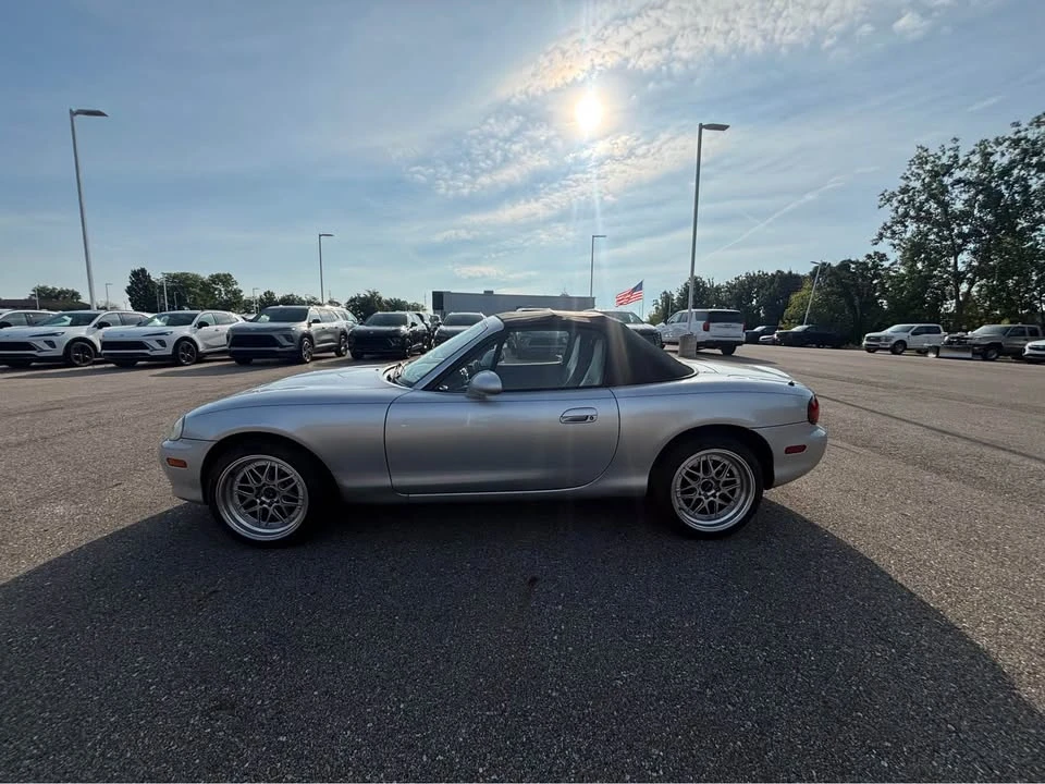2003 Mazda NB MX-5 Miata - Image 8 of 11
