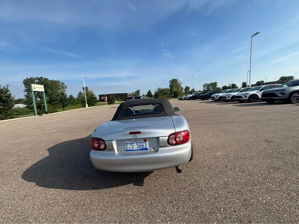 2003 Mazda NB MX-5 Miata - Image 6 of 11