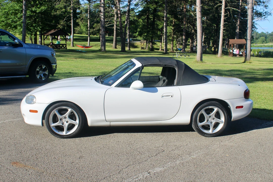 2003 Mazda NB MX-5 Miata - Image 21 of 31