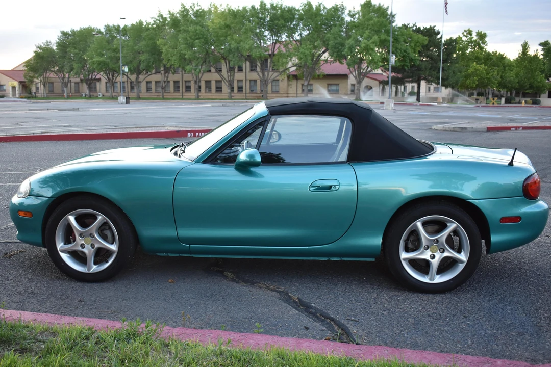 2003 Mazda NB MX-5 Miata - Image 3 of 31