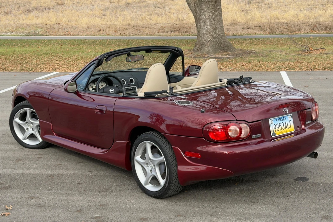 2003 Mazda NB MX-5 Miata - Image 4 of 31