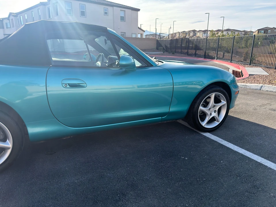 2003 Mazda NB MX-5 Miata - Image 17 of 31
