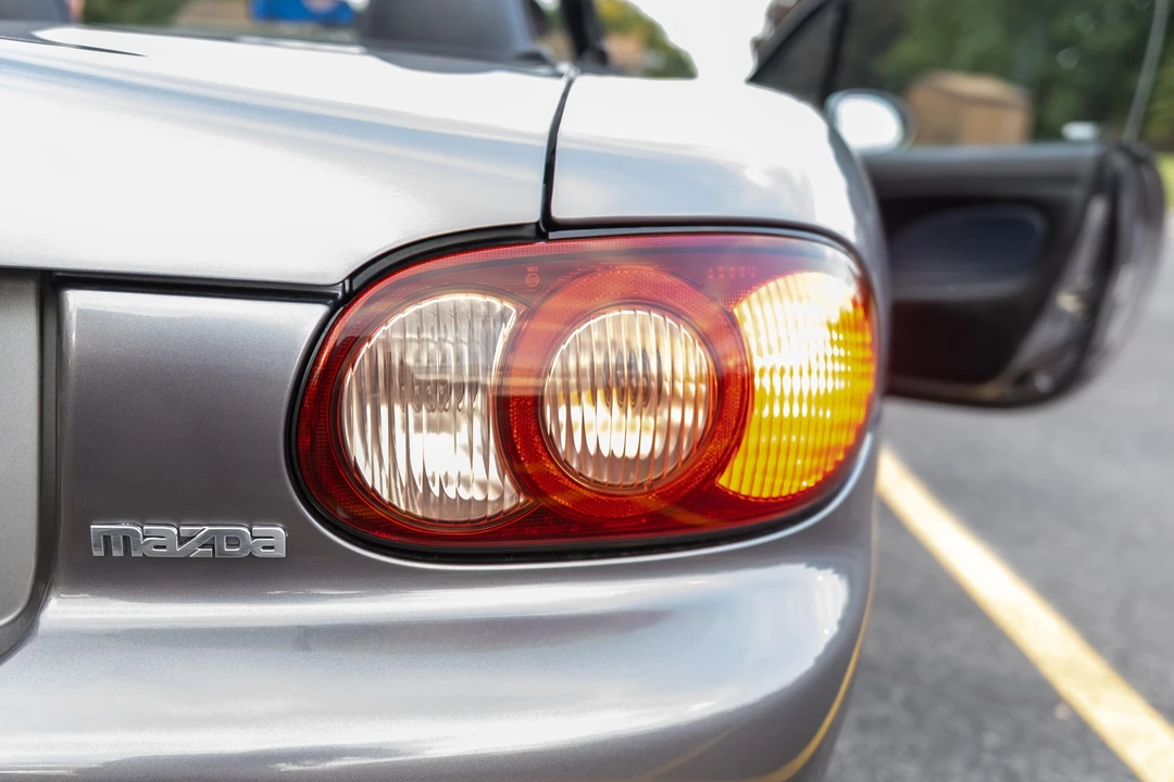 2003 Mazda NB MX-5 Miata - Image 18 of 31