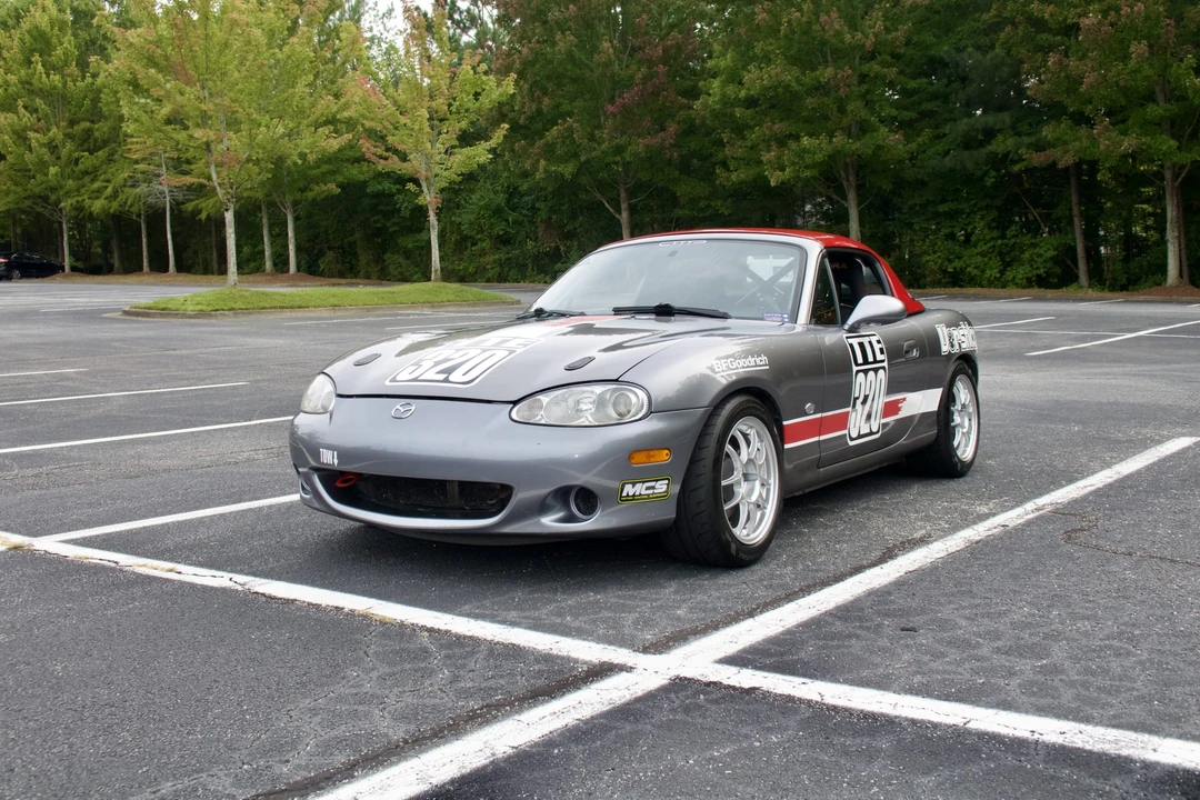 2003 Mazda NB MX-5 Miata - Image 4 of 31