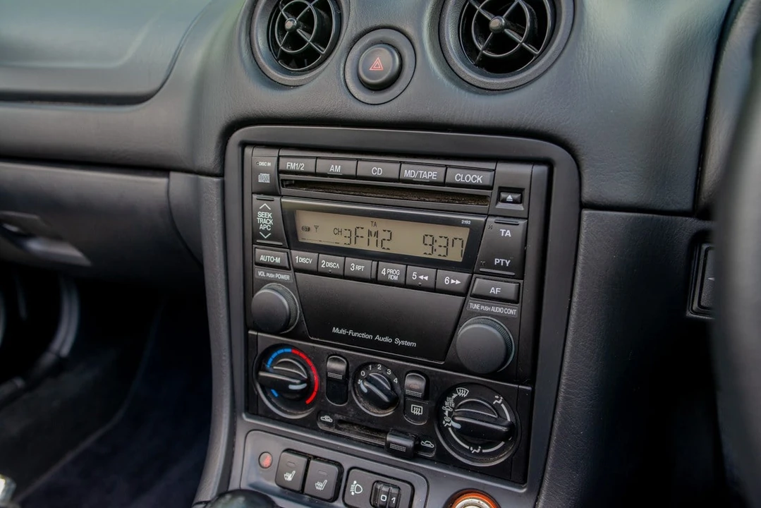 2003 Mazda NB MX-5 Miata - Image 22 of 30