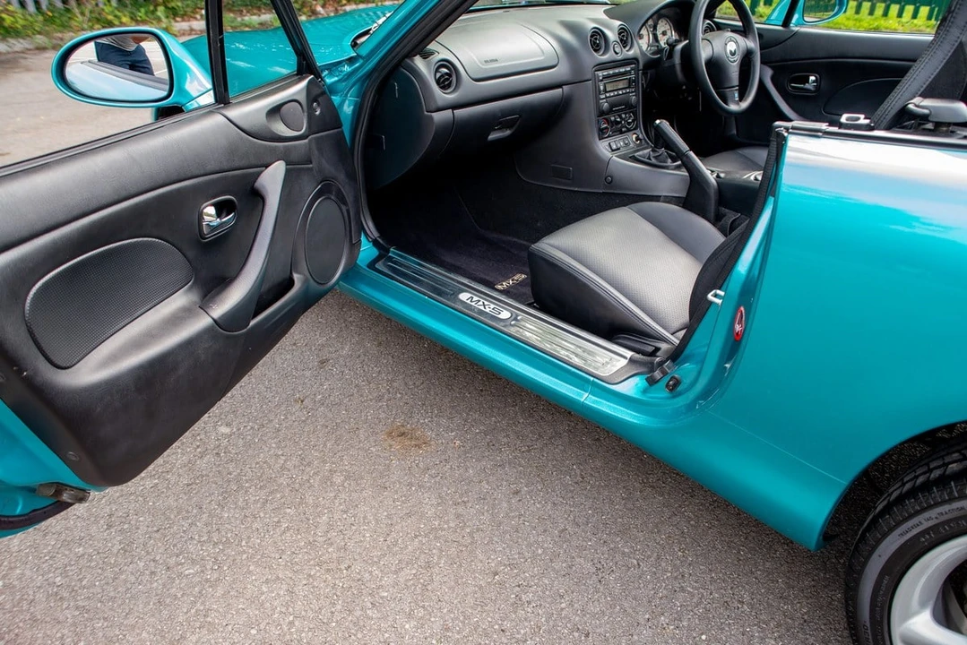2003 Mazda NB MX-5 Miata - Image 27 of 30