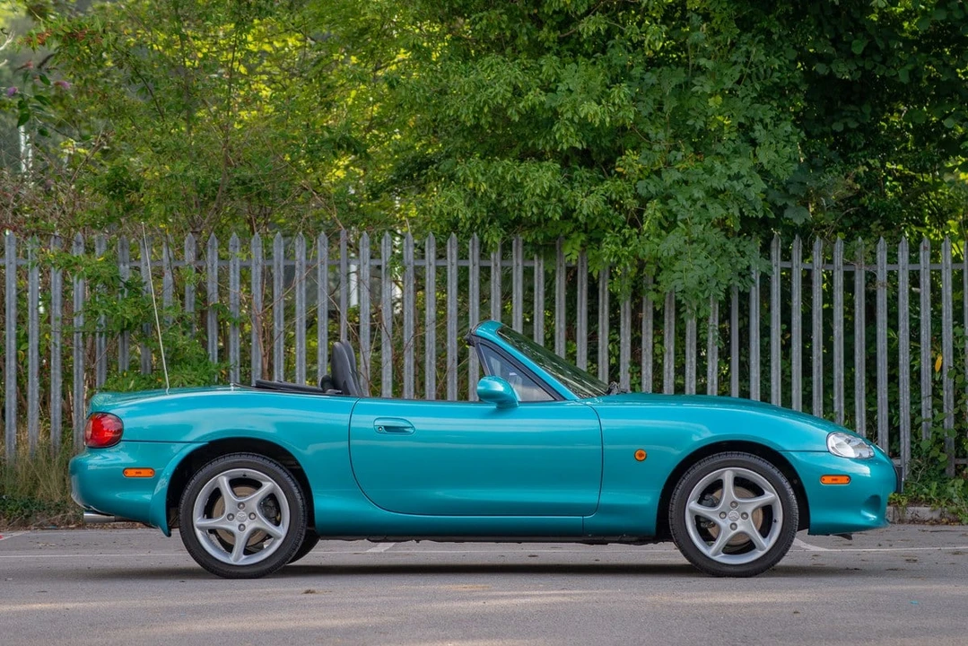 2003 Mazda NB MX-5 Miata - Image 6 of 30
