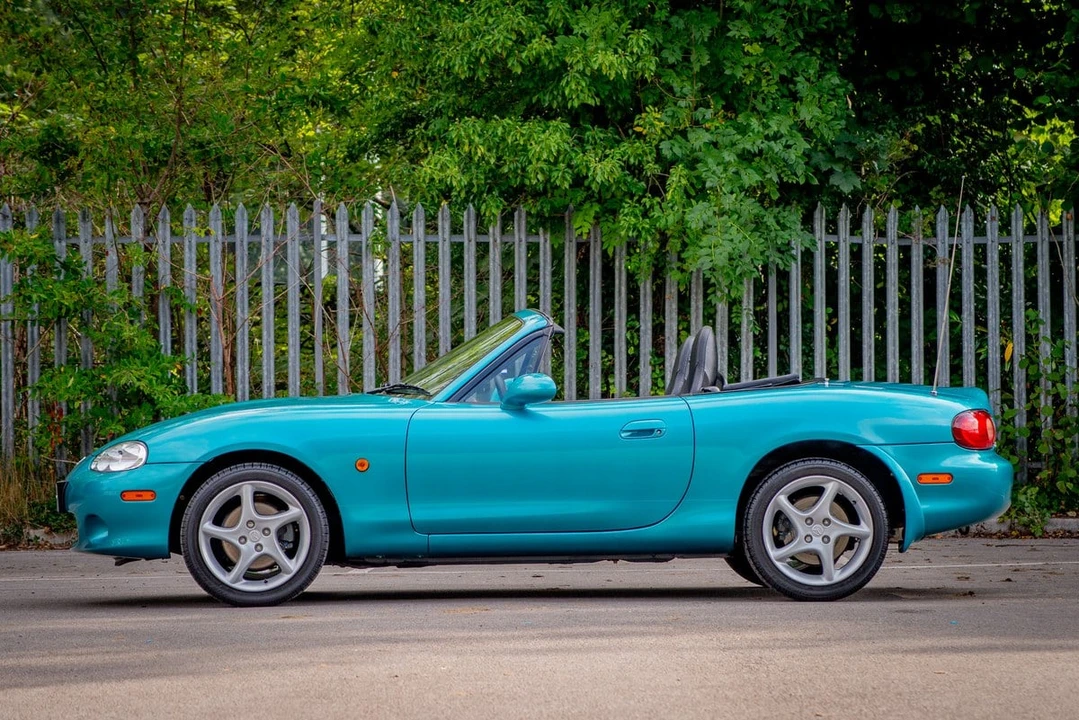 2003 Mazda NB MX-5 Miata - Image 5 of 30