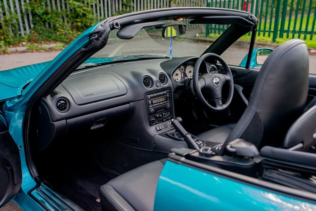 2003 Mazda NB MX-5 Miata - Image 25 of 30