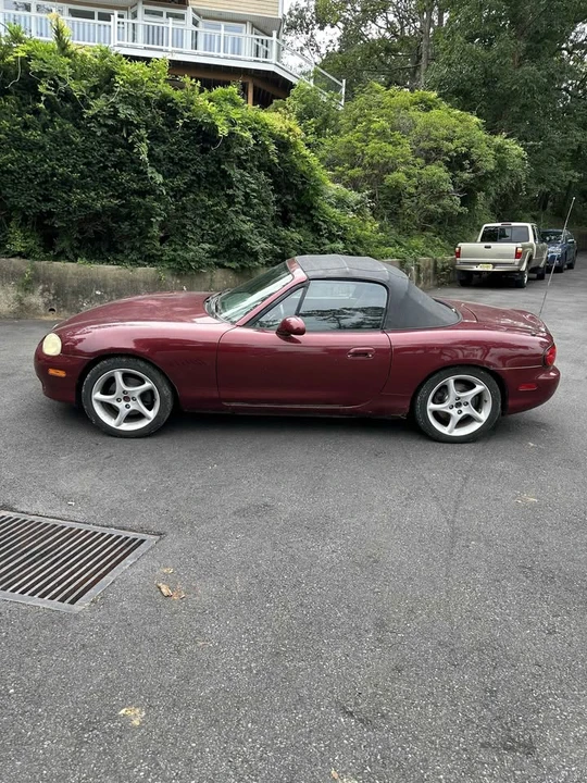 2003 Mazda NB MX-5 Miata - Image 5 of 10