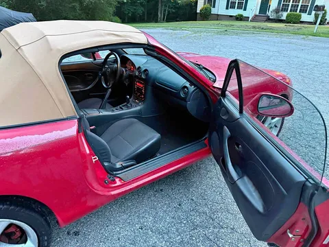 2003 Mazda MX-5 Sport Convertible 2D