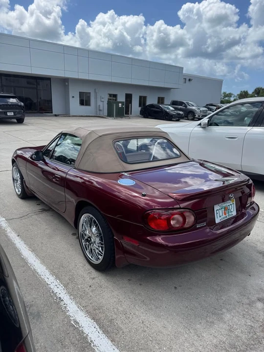 2003 Mazda NB MX-5 Miata - Image 5 of 15