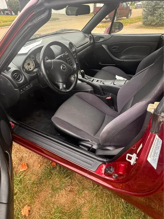2003 Mazda NB MX-5 Miata - Image 5 of 8