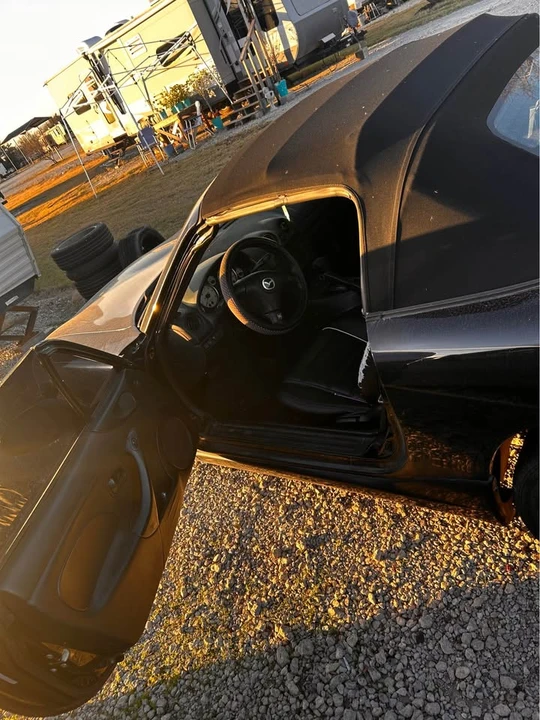 2003 Mazda NB MX-5 Miata - Image 5 of 14
