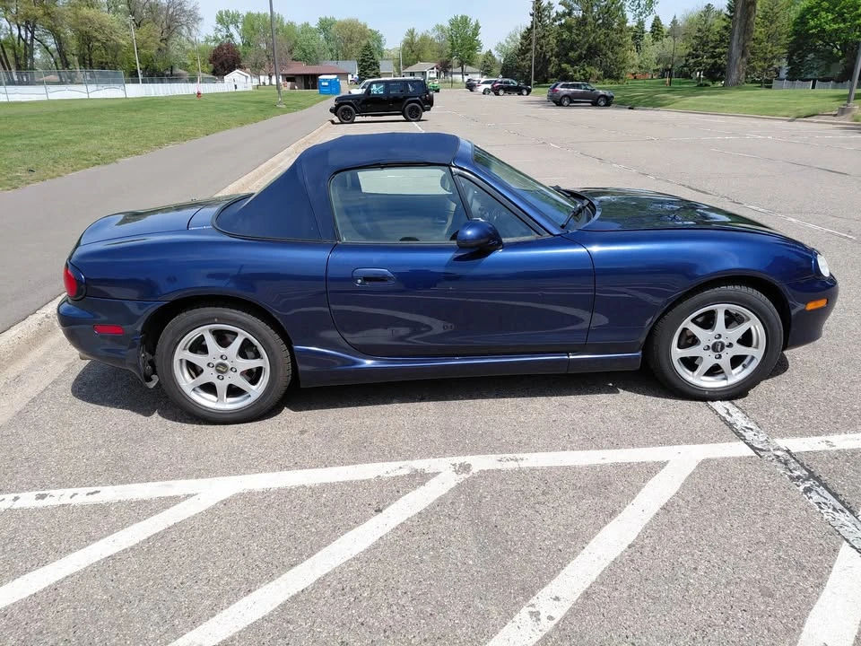 2003 Mazda NB MX-5 Miata - Image 5 of 17