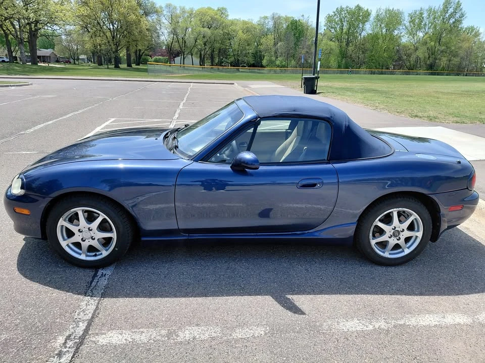 2003 Mazda NB MX-5 Miata - Image 4 of 17
