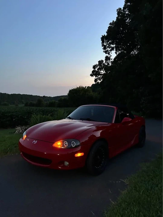 2003 Mazda NB MX-5 Miata - Image 8 of 12