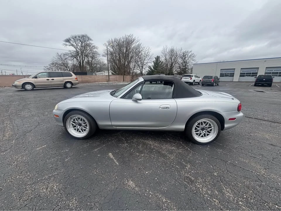 2003 Mazda NB MX-5 Miata - Image 5 of 10