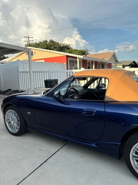 2003 Mazda NB MX-5 Miata - Image 4 of 11