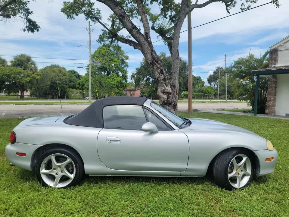2003 Mazda NB MX-5 Miata - Image 4 of 18