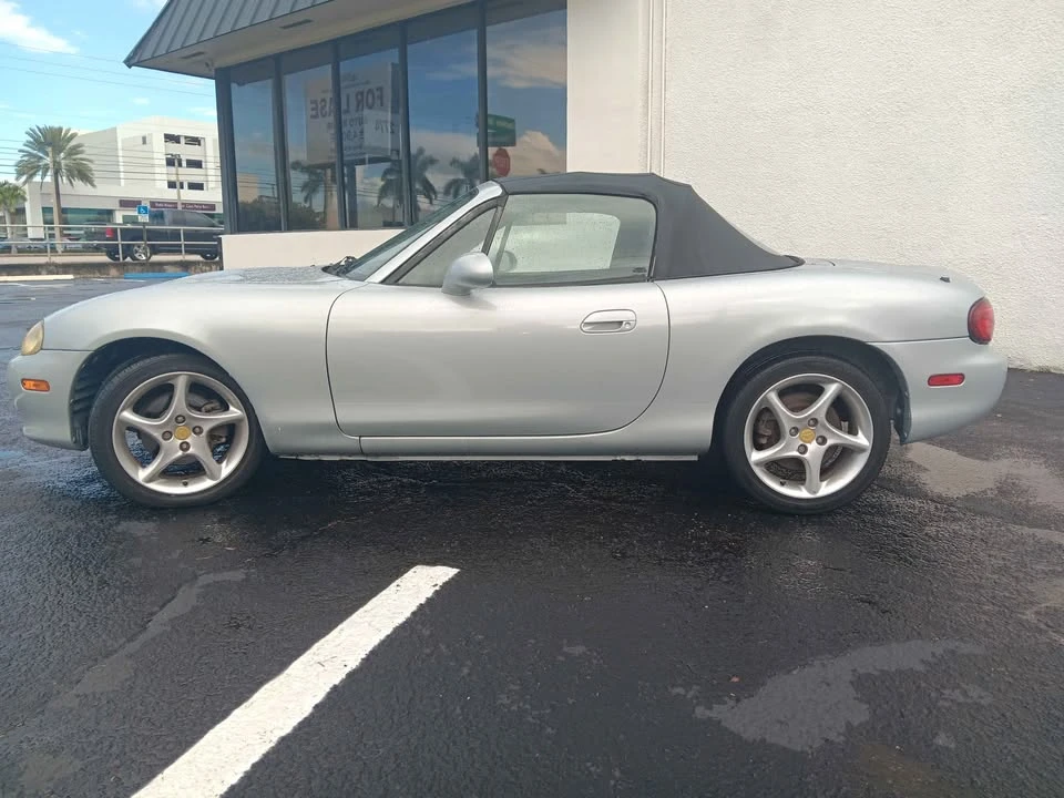 2003 Mazda NB MX-5 Miata - Image 3 of 17