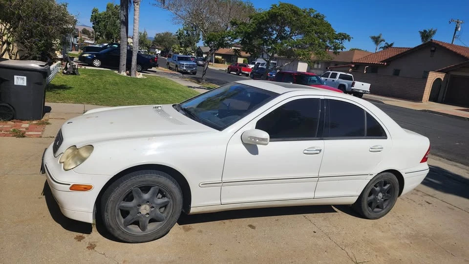 2003 Mercedes-Benz W220 S-Class - Image 2 of 2
